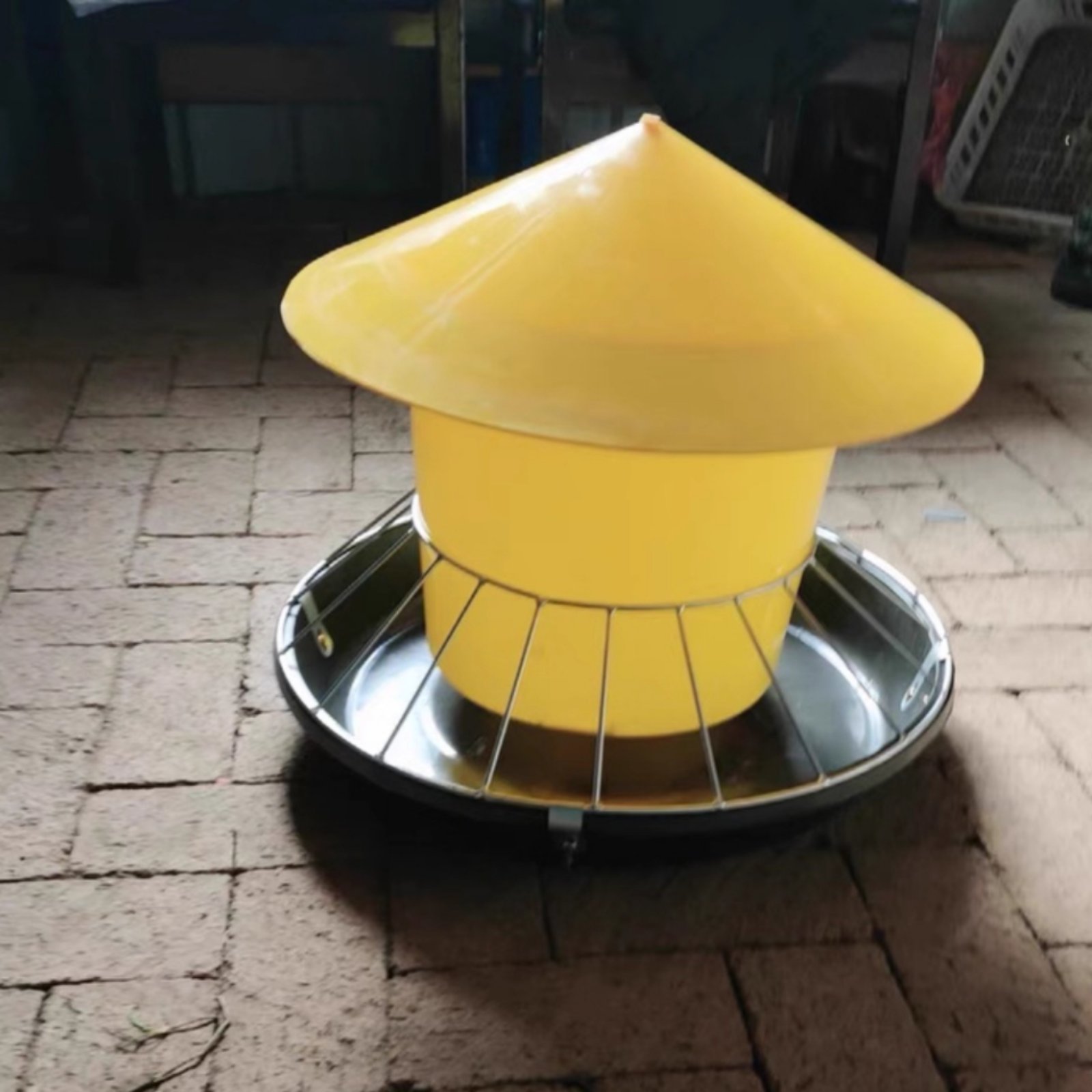 Round Fowl Feeder Large Capaci - огляд і ціна Feeding